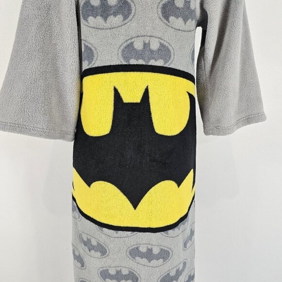 Batman Youth Boys Bath Robe One Size Kids Sizes 4-10 Gray Fleece Bat Back Logo - Picture 5 of 12